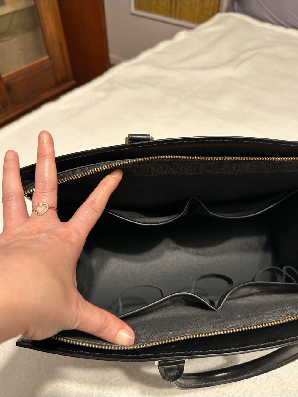 Stylish Black Leather Tote Bag - Picture 11 of 13